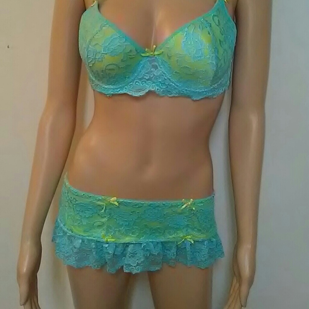 Sexy 2 Piece Two Toned Lacey Bra and Panty Set